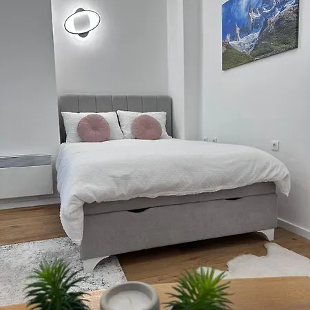 Grey Igloo Apartment *