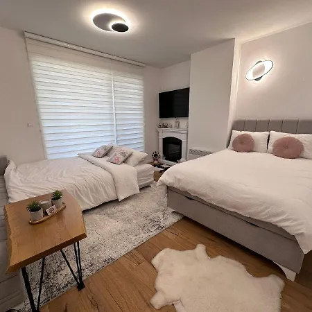 Grey Igloo Apartment *